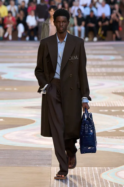 Look 7